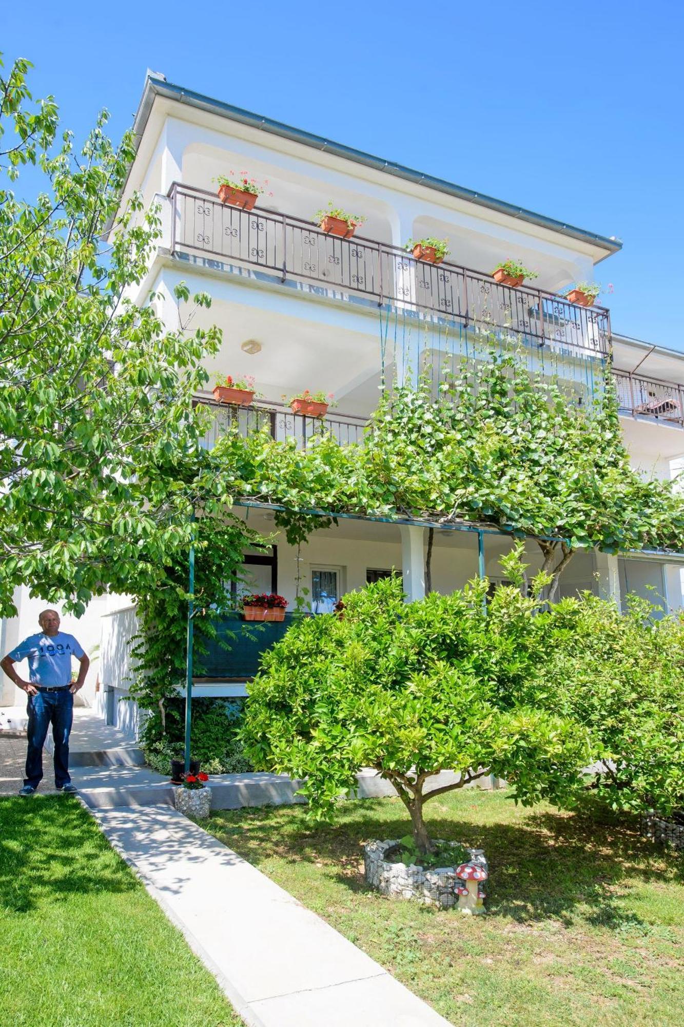 Apartments With A Parking Space Kastel Stafilic, Kastela - 21948 エクステリア 写真